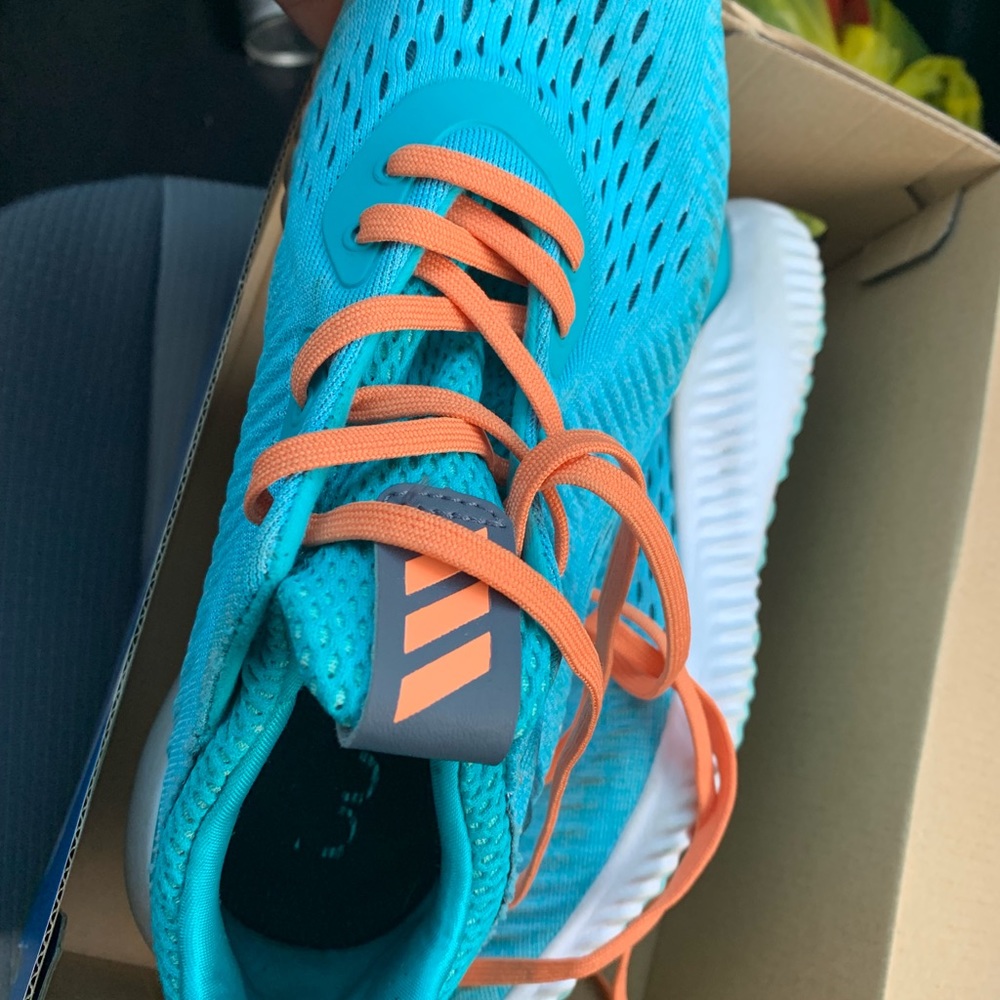Adidas - Picture 2 of 5